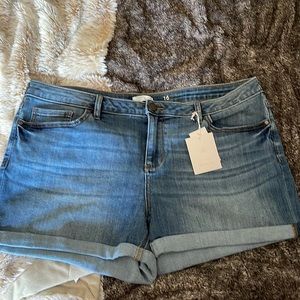 Womens blue jean stretch LC Lauren Conrad shorts size 16.